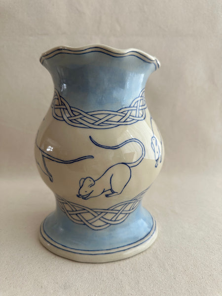 Vase Une souris bleue