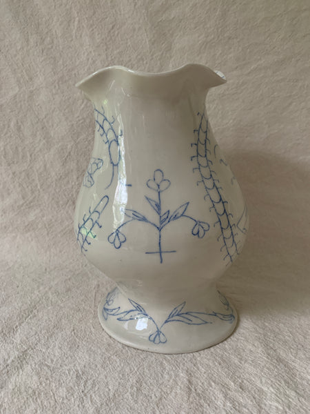 Vase "La chorale de la sauterelle, du mille-pattes et de la libellule"